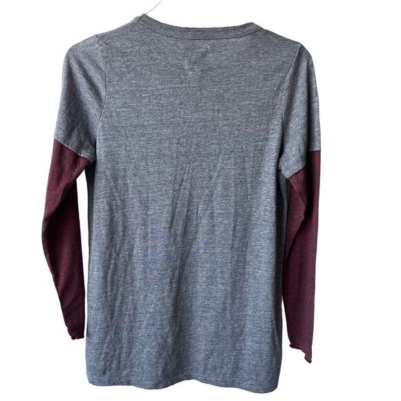 Chaser Revolve Long Sleeve Two Tone Tee red gray NWT Medium - Picture 2 of 8